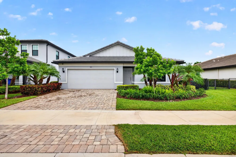 3165 Tamarind Dr, Lauderdale Lakes, FL 33311