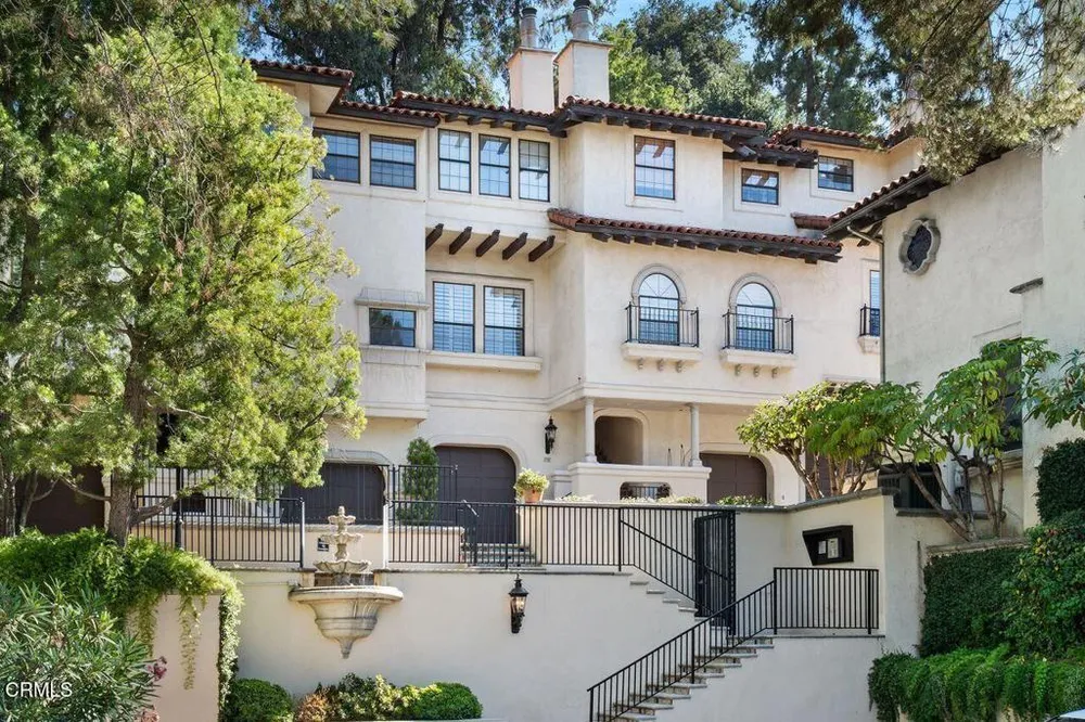 70 N Arroyo Blvd, Pasadena, CA 91105
