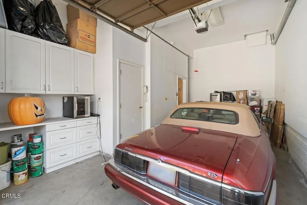 70 N Arroyo Blvd, Pasadena, CA 91105