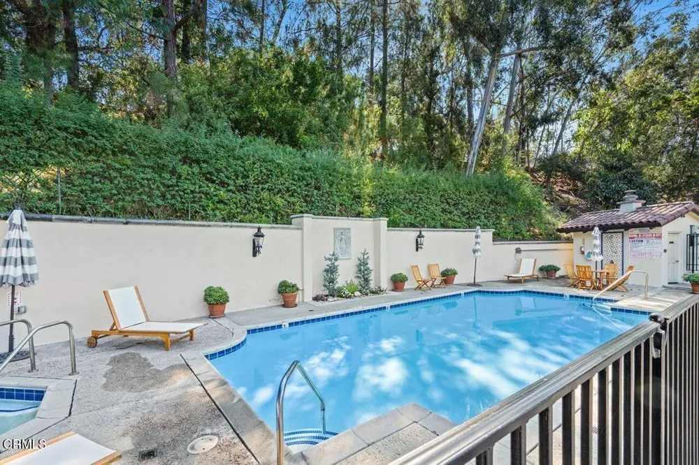 70 N Arroyo Blvd, Pasadena, CA 91105