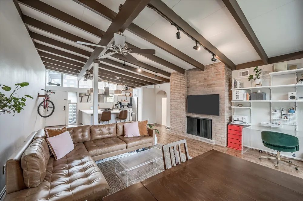 5222 Memorial Dr, Houston, TX 77007