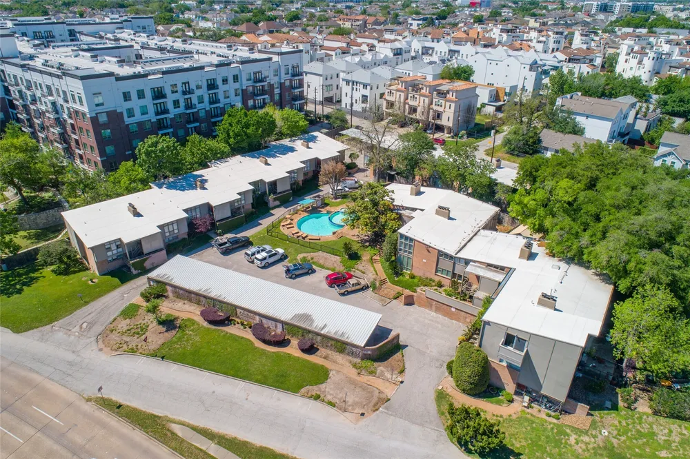 5222 Memorial Dr, Houston, TX 77007