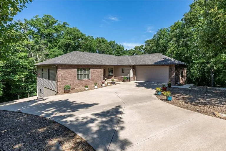 24 Kirkliston Ln, Bella Vista, AR 72715