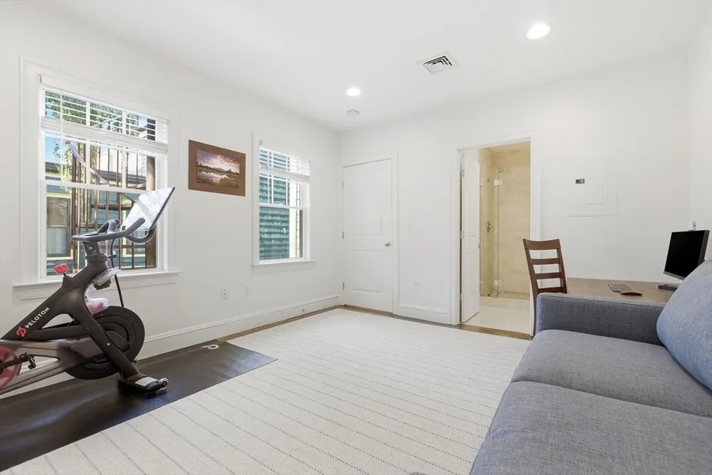 7 Mystic St, Boston, MA 02129