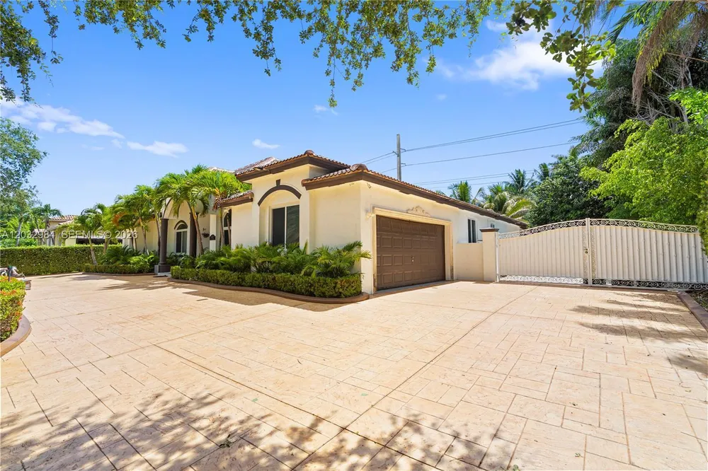 16601 SW 87th Ct, Palmetto Bay, FL 33157