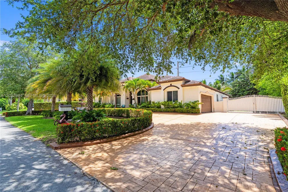 16601 SW 87th Ct, Palmetto Bay, FL 33157