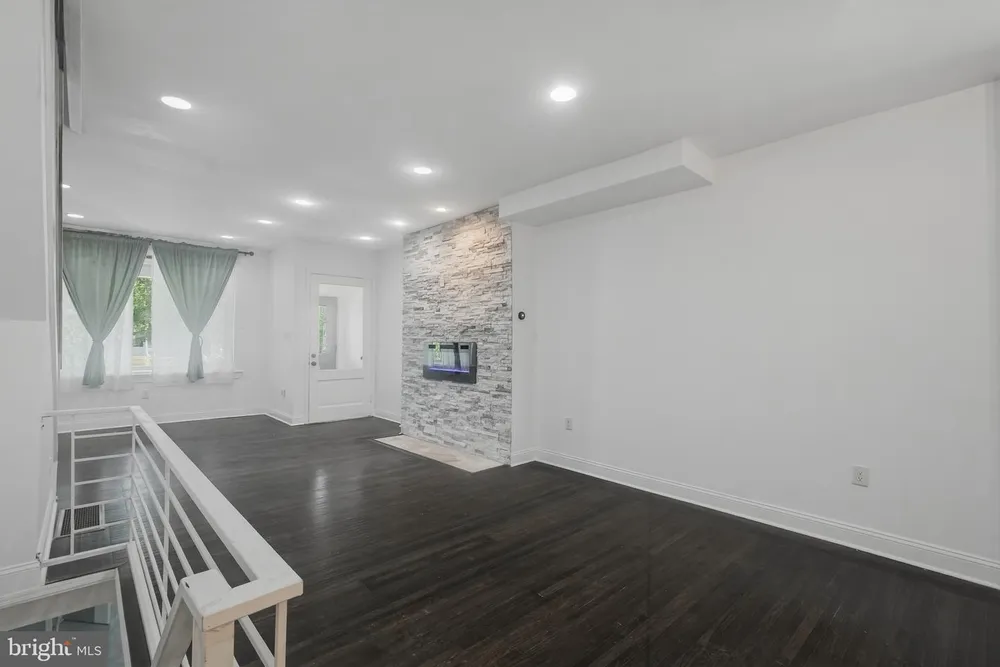 1029 S 51st St, Philadelphia, PA 19143