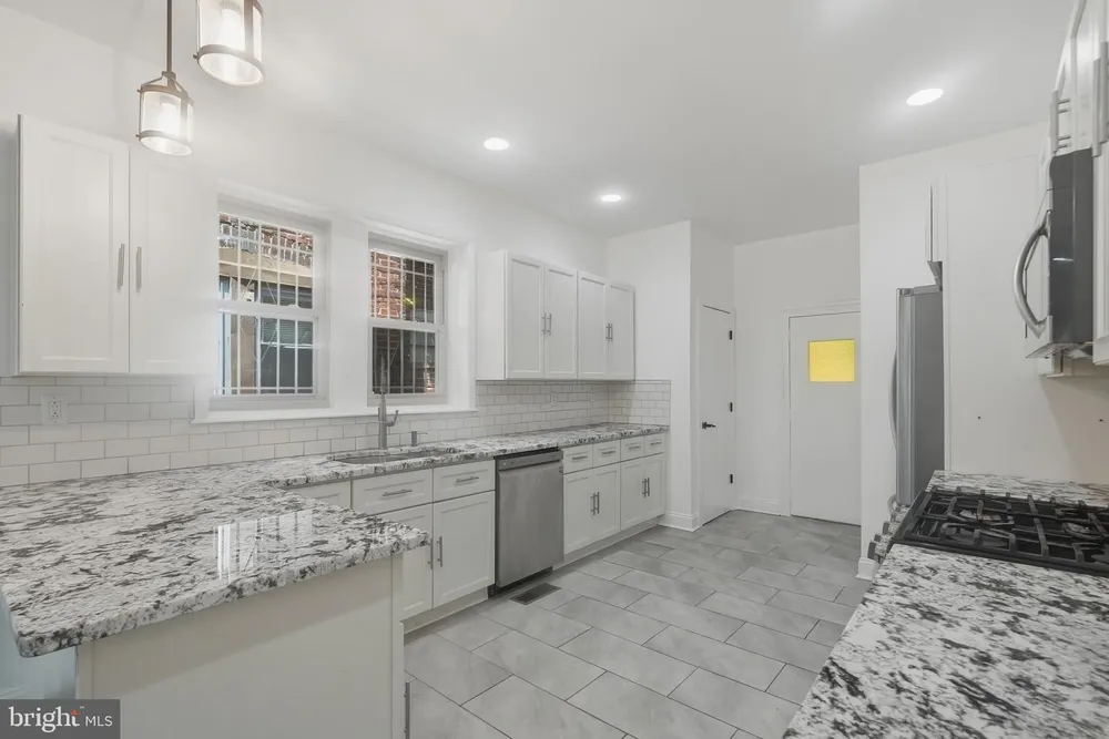 1029 S 51st St, Philadelphia, PA 19143