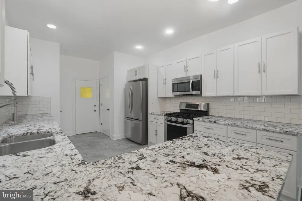 1029 S 51st St, Philadelphia, PA 19143