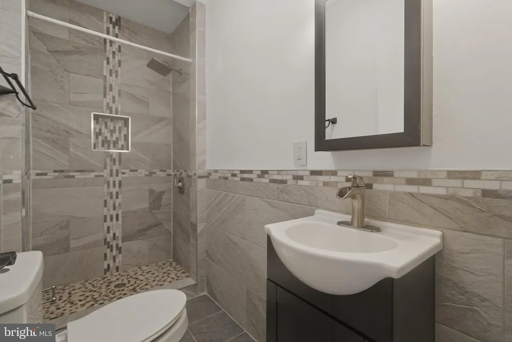 1029 S 51st St, Philadelphia, PA 19143