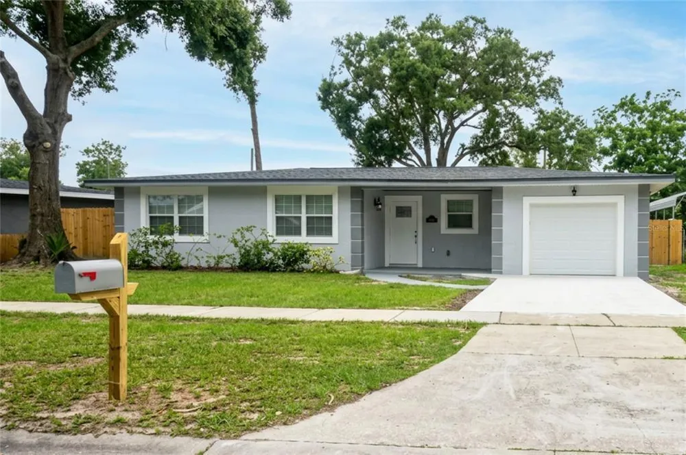 4521 Tarpon Dr, Tampa, FL 33617