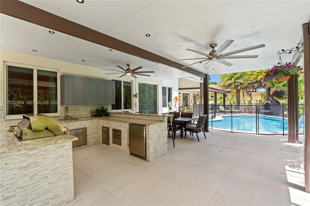 16601 SW 87th Ct, Palmetto Bay, FL 33157