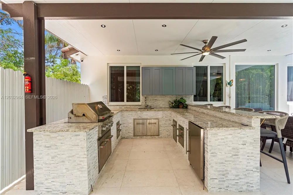 16601 SW 87th Ct, Palmetto Bay, FL 33157