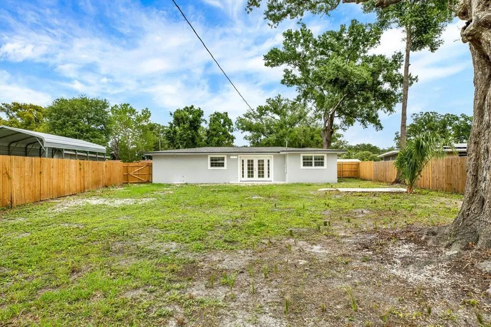 4521 Tarpon Dr, Tampa, FL 33617