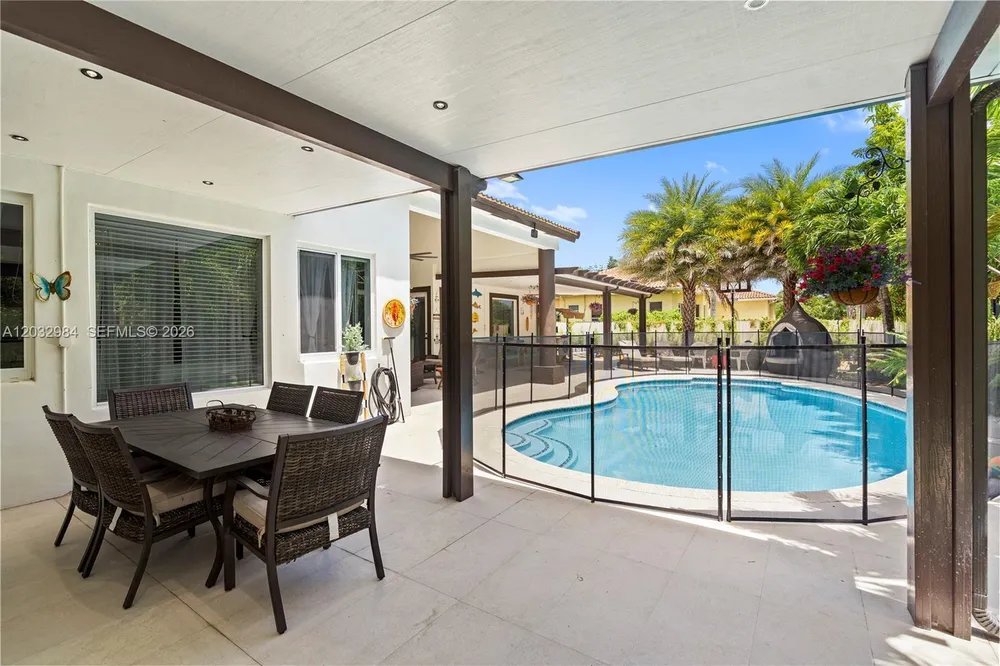 16601 SW 87th Ct, Palmetto Bay, FL 33157