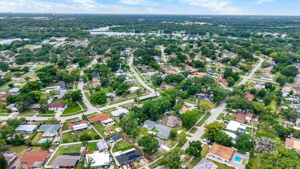 4521 Tarpon Dr, Tampa, FL 33617