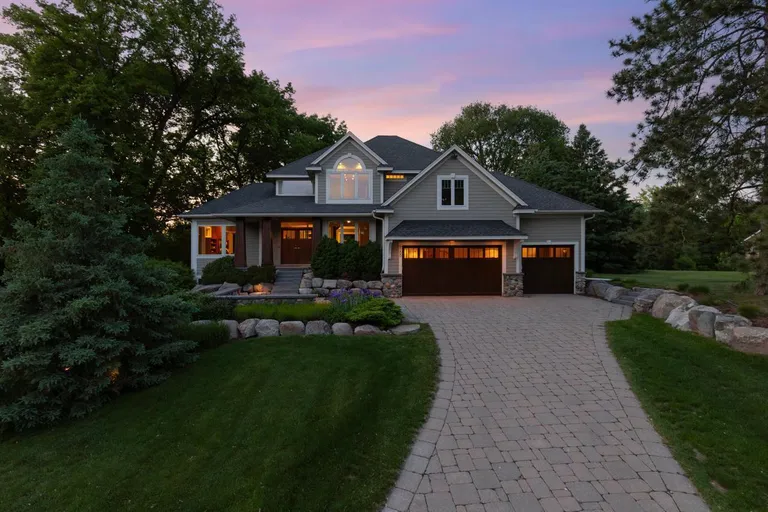 9200 Hearthstead Ln, Eden Prairie, MN 55347