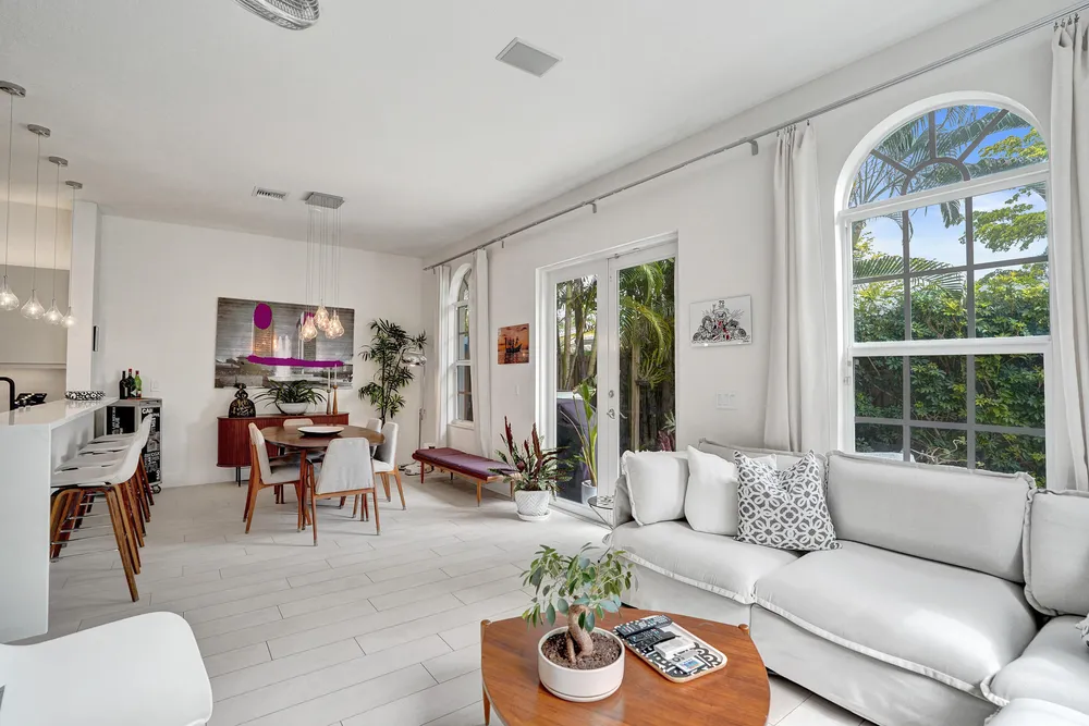 2636 NE 9th Ave, Wilton Manors, FL 33334