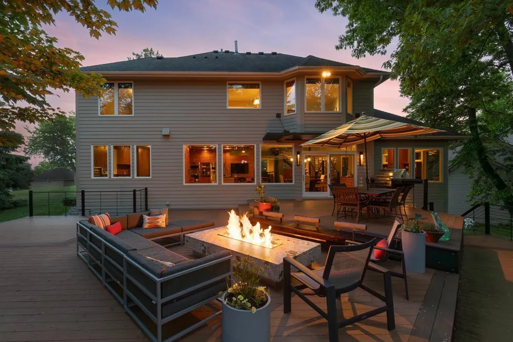 9200 Hearthstead Ln, Eden Prairie, MN 55347