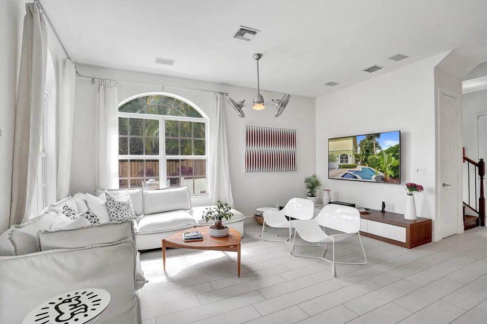 2636 NE 9th Ave, Wilton Manors, FL 33334