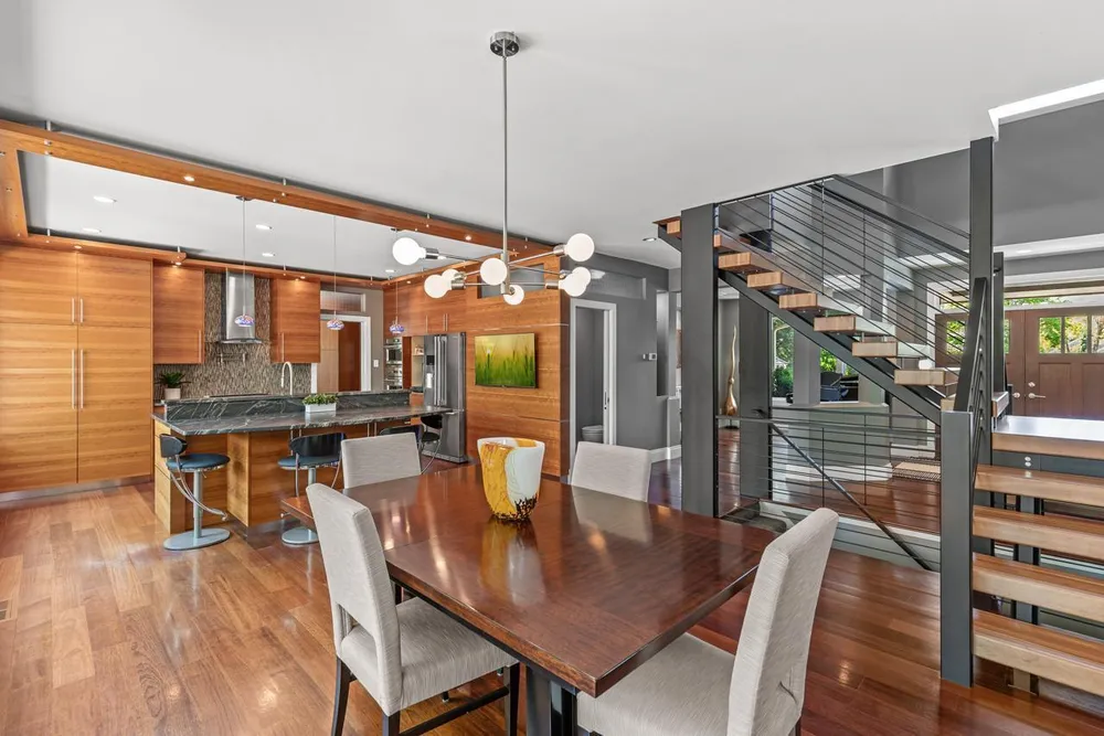 9200 Hearthstead Ln, Eden Prairie, MN 55347