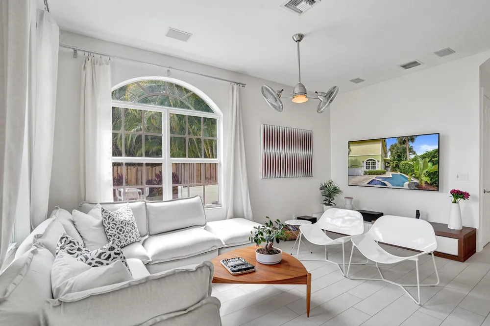 2636 NE 9th Ave, Wilton Manors, FL 33334