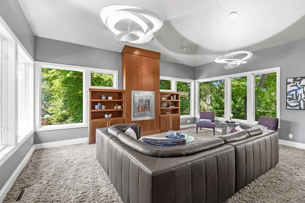 9200 Hearthstead Ln, Eden Prairie, MN 55347