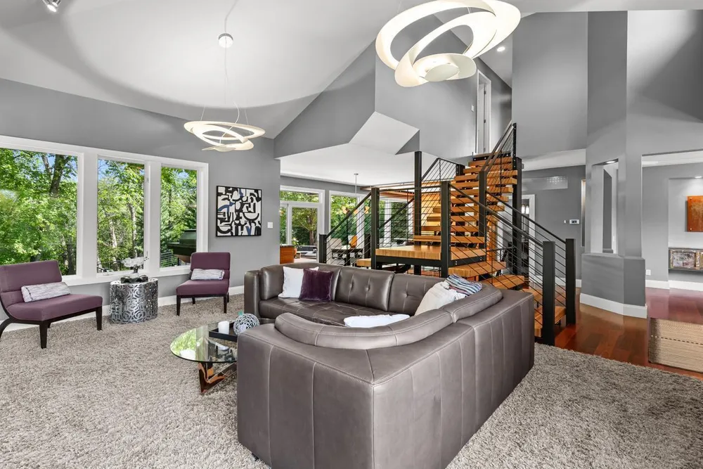 9200 Hearthstead Ln, Eden Prairie, MN 55347