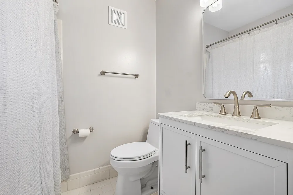 2747 NE 15th St, Pompano Beach, FL 33062