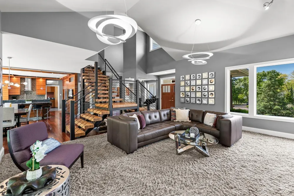 9200 Hearthstead Ln, Eden Prairie, MN 55347