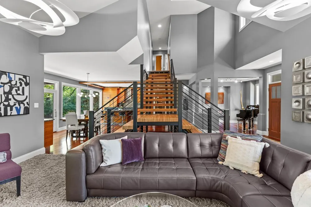 9200 Hearthstead Ln, Eden Prairie, MN 55347