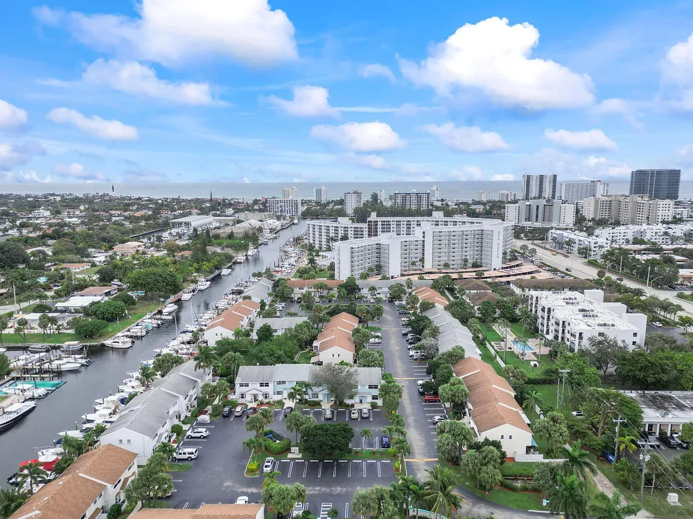 2747 NE 15th St, Pompano Beach, FL 33062