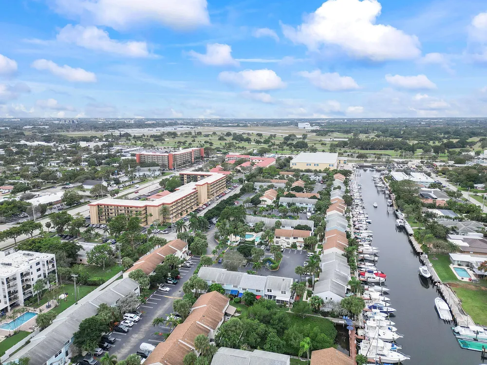 2747 NE 15th St, Pompano Beach, FL 33062