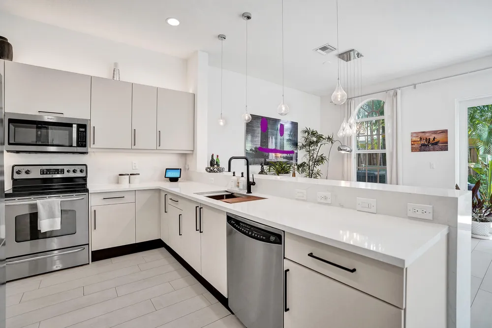 2636 NE 9th Ave, Wilton Manors, FL 33334
