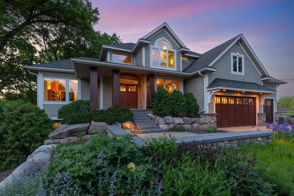 9200 Hearthstead Ln, Eden Prairie, MN 55347