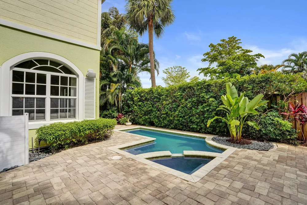 2636 NE 9th Ave, Wilton Manors, FL 33334