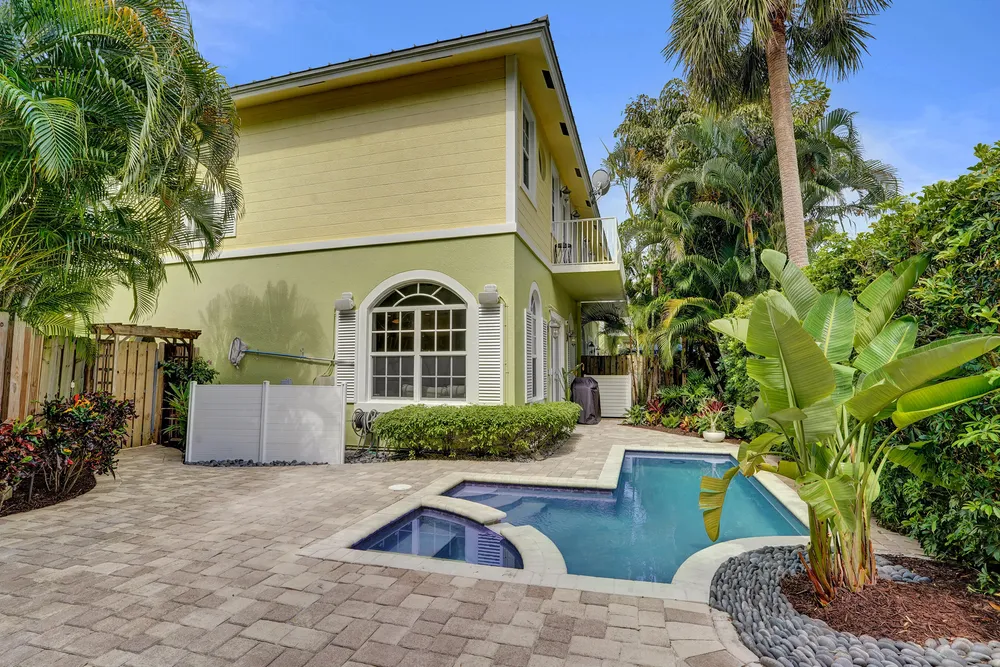 2636 NE 9th Ave, Wilton Manors, FL 33334