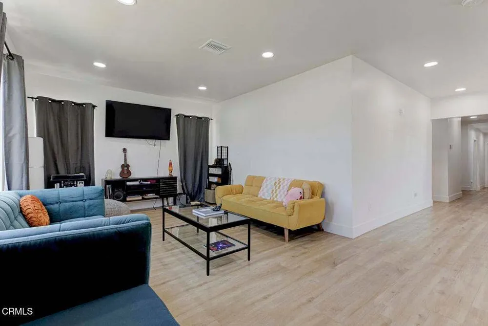 1255 W 85th St, South Los Angeles, CA 90044