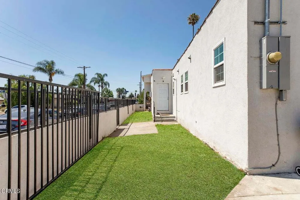 1255 W 85th St, South Los Angeles, CA 90044