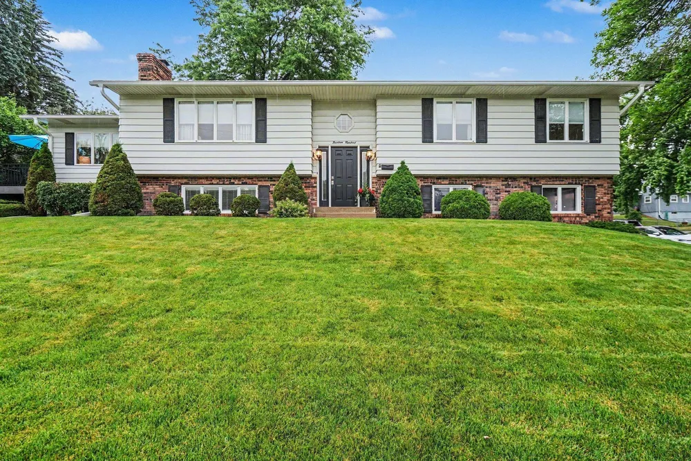 1400 4th St S, South St Paul, MN 55075