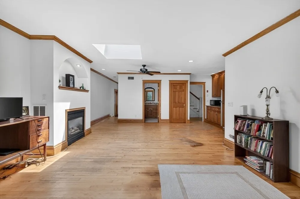 47 Millett Rd, Swampscott, MA 01907