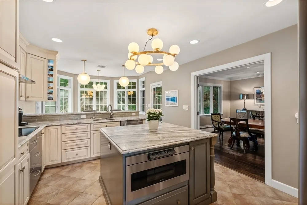 120 Cynthia Rd, Newton, MA 02459