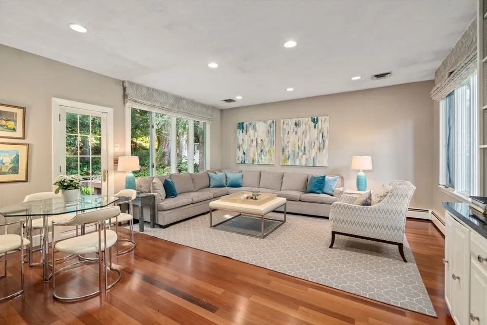 120 Cynthia Rd, Newton, MA 02459