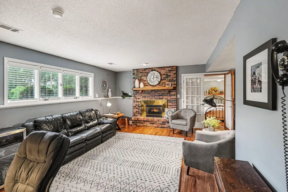 1400 4th St S, South St Paul, MN 55075