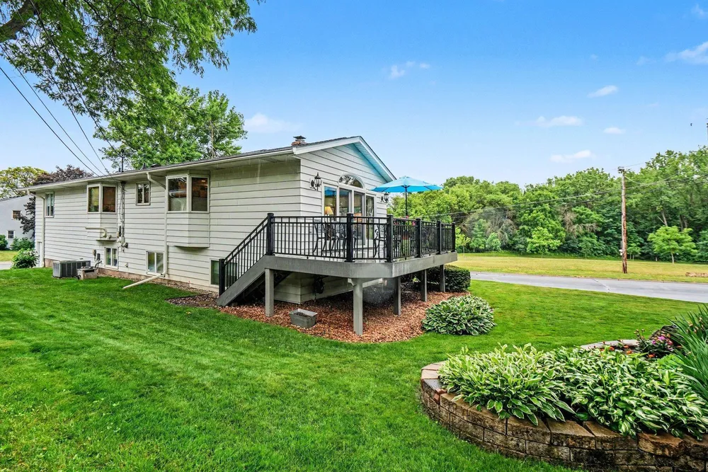 1400 4th St S, South St Paul, MN 55075