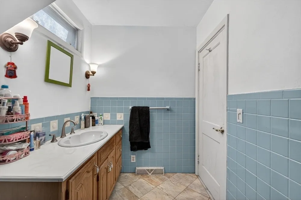 47 Millett Rd, Swampscott, MA 01907