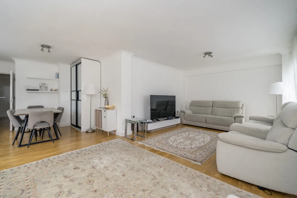 The Knoll, Ealing, W13 photo 4