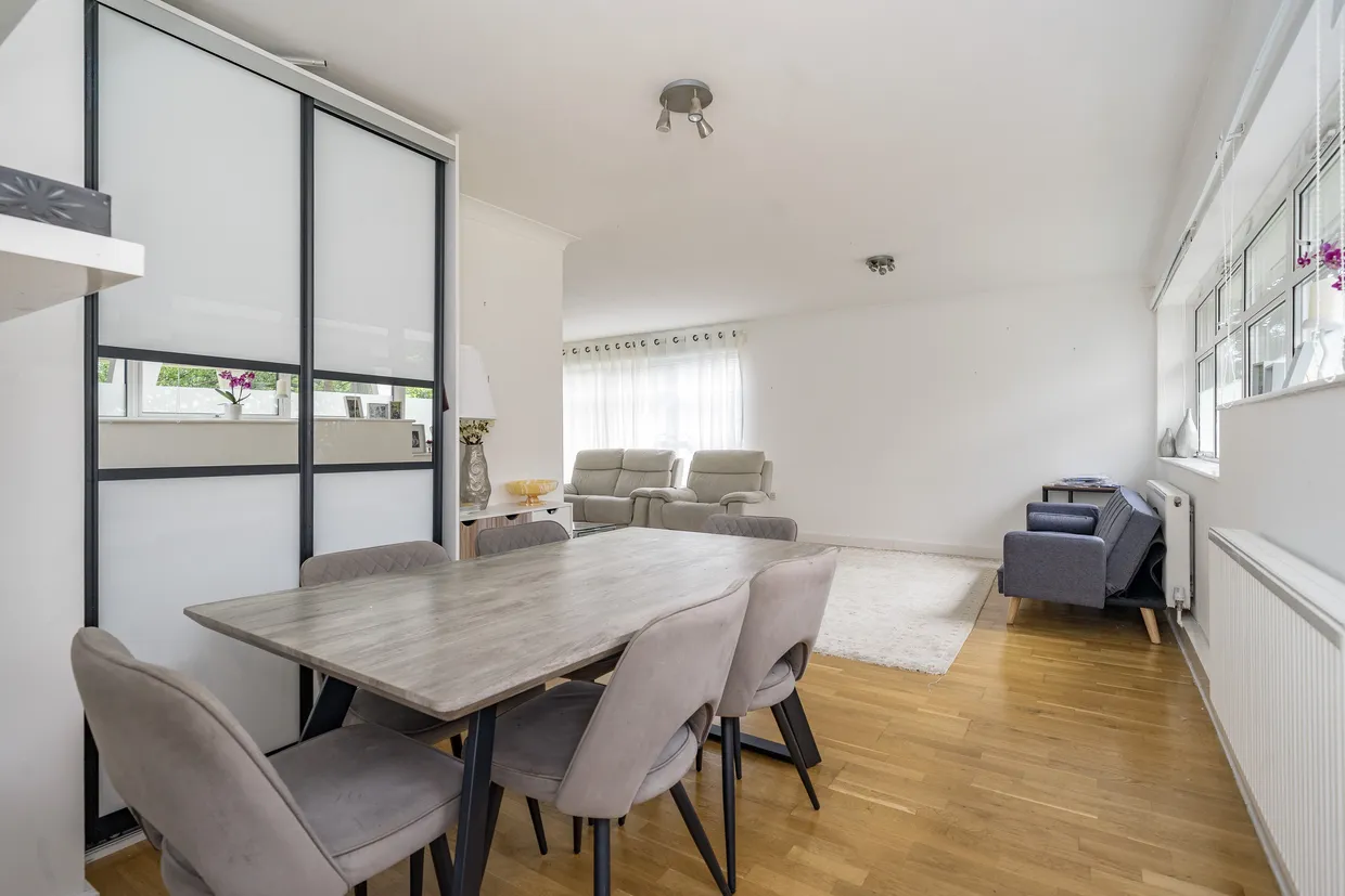 The Knoll, Ealing, W13 photo 5