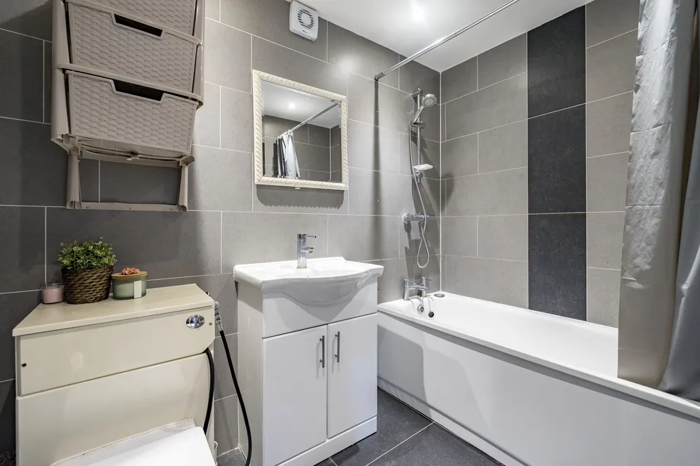 The Knoll, Ealing, W13 photo 7
