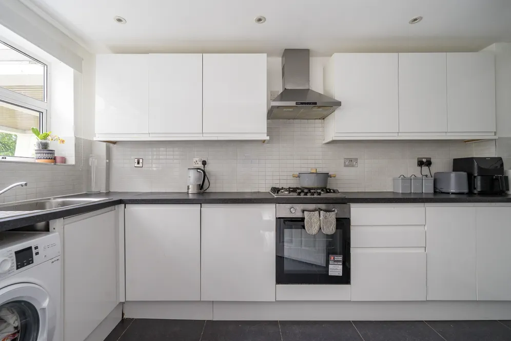The Knoll, Ealing, W13 photo 9